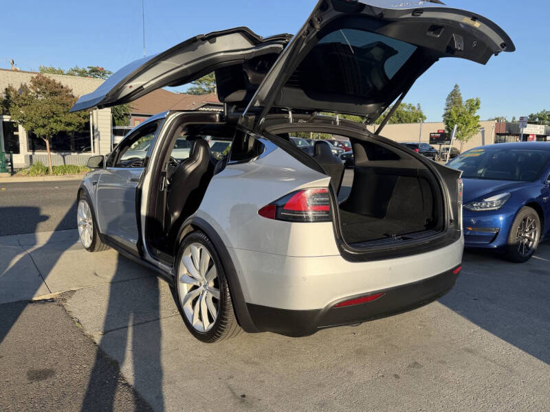 2017 Tesla Model X 75D
