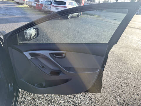 2014 Hyundai Elantra SE