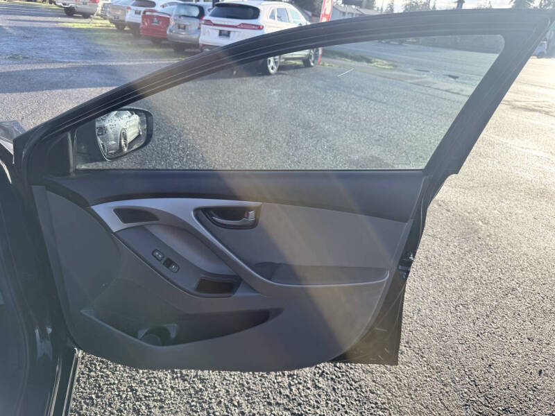 2014 Hyundai Elantra SE