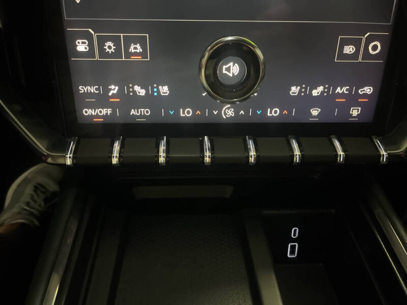 2024 GMC Acadia AT4