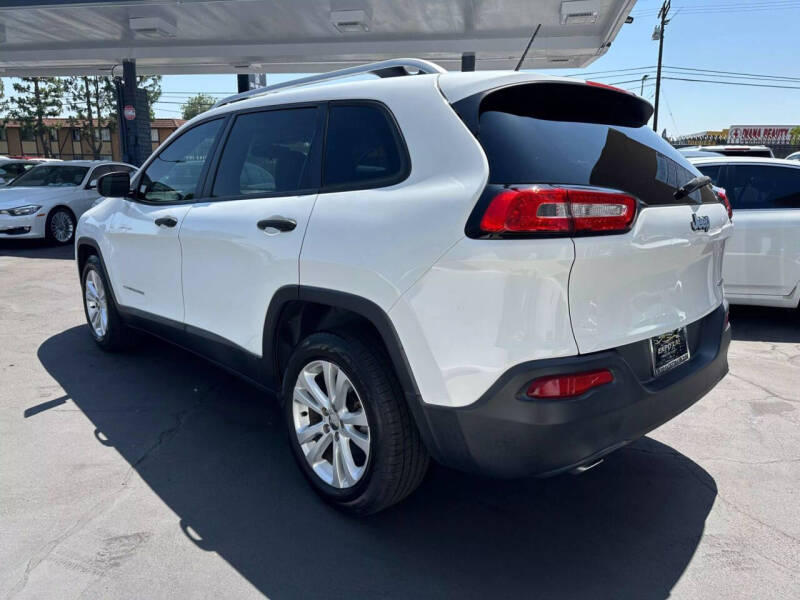 2015 Jeep Cherokee Sport