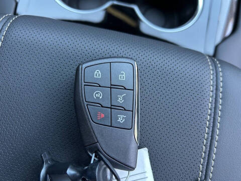 2025 GMC Yukon Elevation