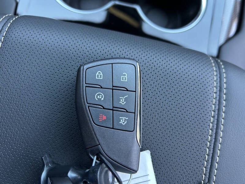 2025 GMC Yukon Elevation