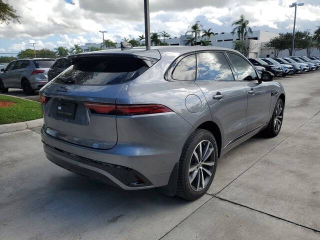 2024 Jaguar F-PACE P250 R-Dynamic S