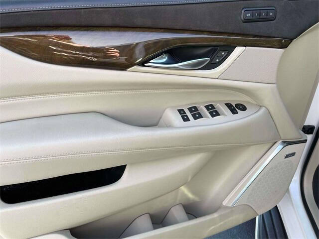 2018 Cadillac Escalade ESV Luxury