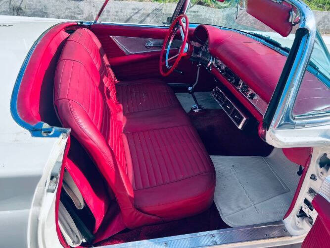 1957 Ford Thunderbird