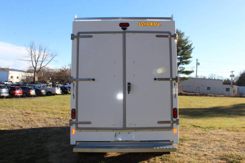 2025 Chevrolet Express 3500