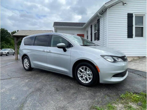 2022 Chrysler Voyager LX