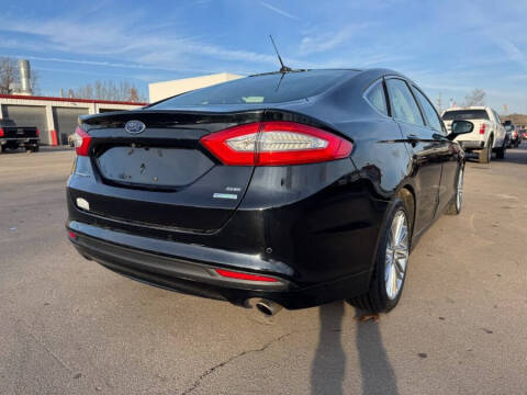 2016 Ford Fusion SE