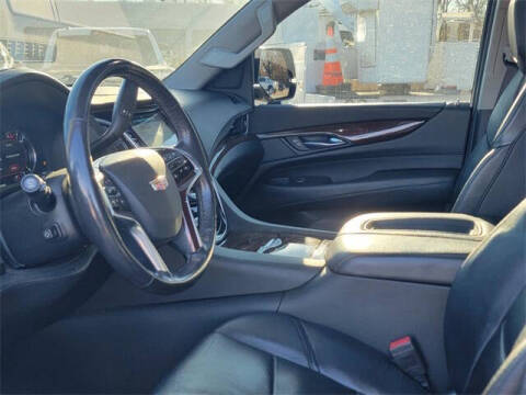 2019 Cadillac Escalade Luxury