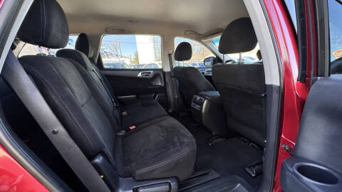 2015 Nissan Pathfinder S