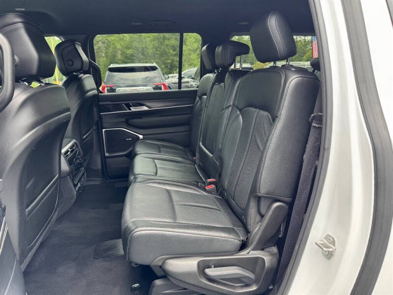 2024 Jeep Wagoneer L