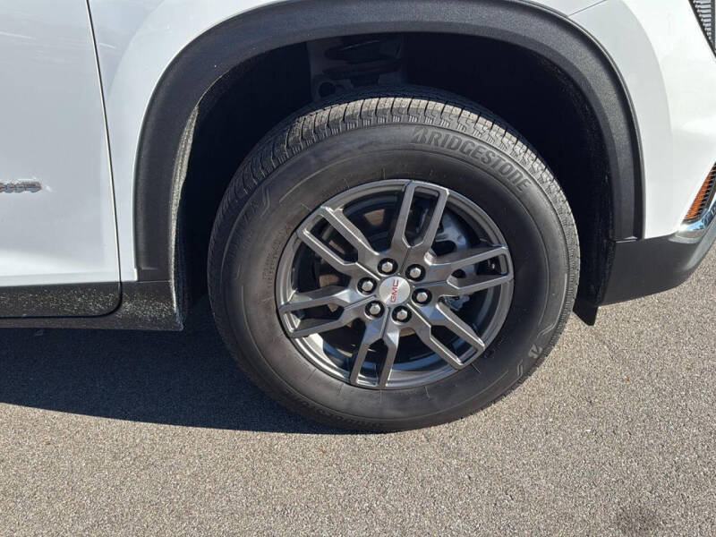 2025 GMC Acadia Elevation