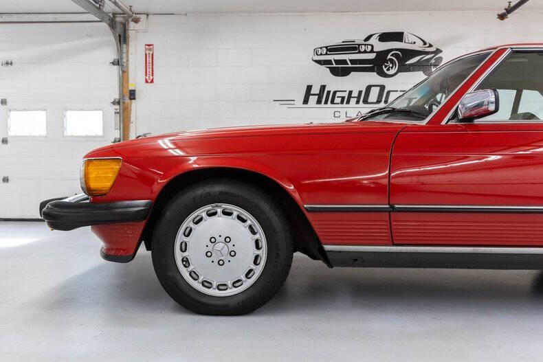 1987 Mercedes-Benz 560-Class 560 SL