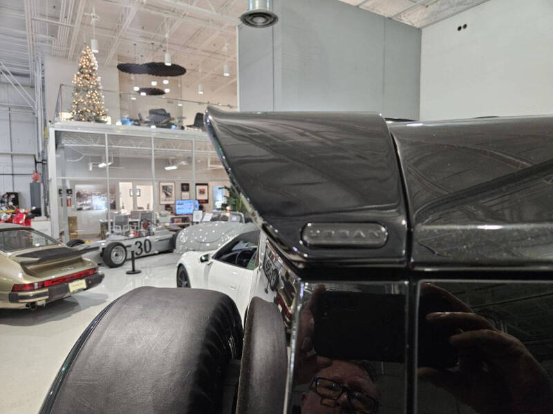 2024 Land Rover Defender 110 V8 P525