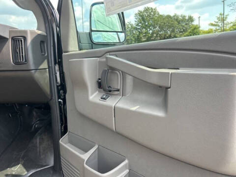 2025 Chevrolet Express 2500