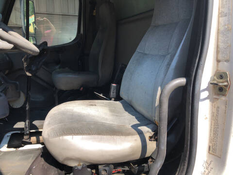 2005 Freightliner M2 106