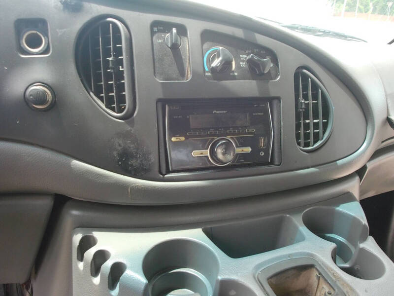 2003 Ford E-Series E-250
