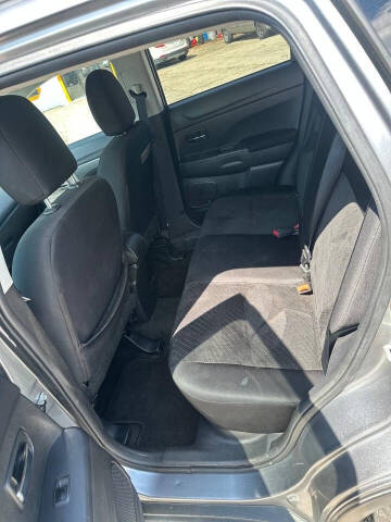 2013 Mitsubishi Outlander Sport LE