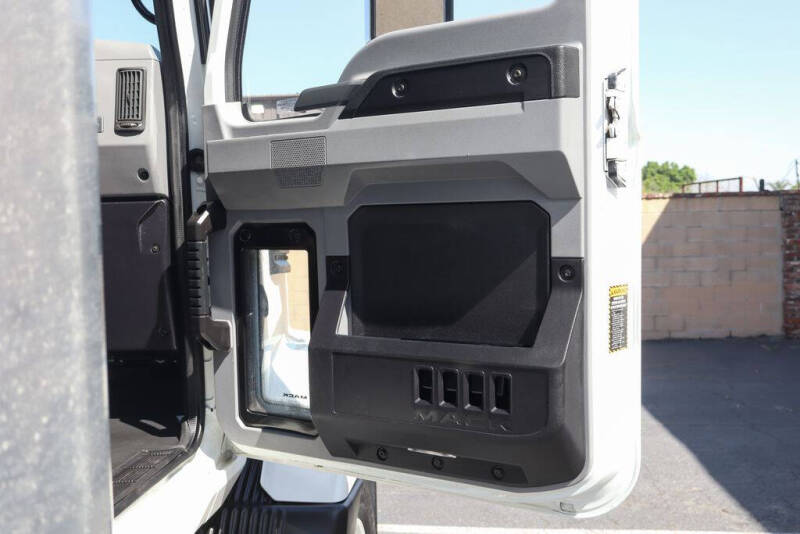 2022 Mack MD6