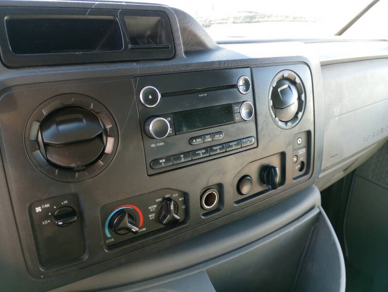 2017 Ford E-Series E-350 SD