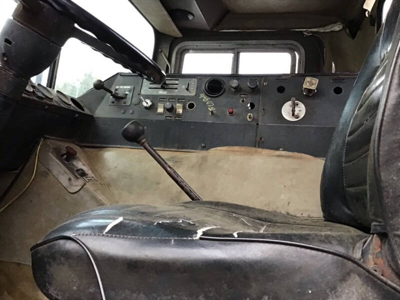 1988 Mack MR685S
