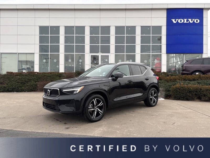 2025 Volvo XC40 B5 Core Bright Theme
