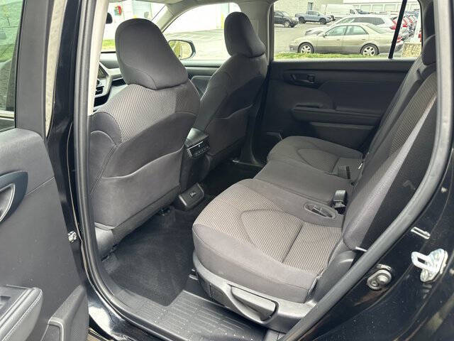 2022 Toyota Highlander LE