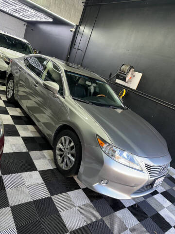 2015 Lexus ES 300h