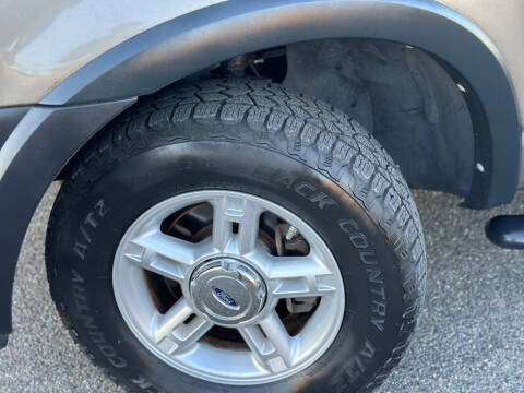 2005 Ford Explorer XLS
