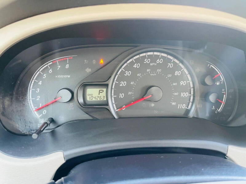 2011 Toyota Sienna LE 7-Passenger Auto Access Seat