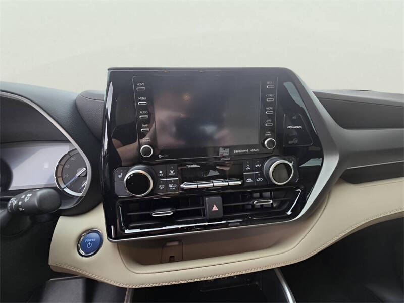 2022 Toyota Highlander Hybrid XLE