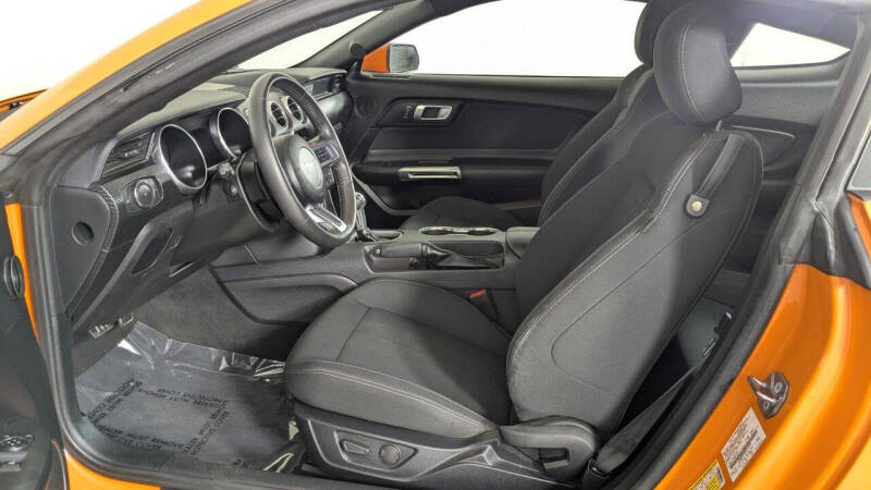 2021 Ford Mustang EcoBoost