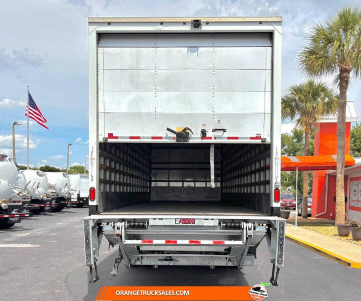 2020 Freightliner M2 106