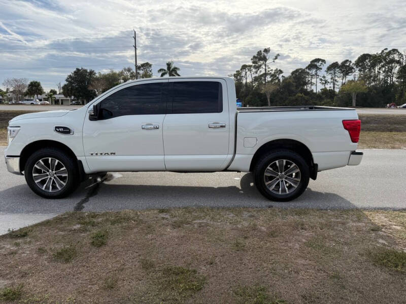 2017 Nissan Titan SV