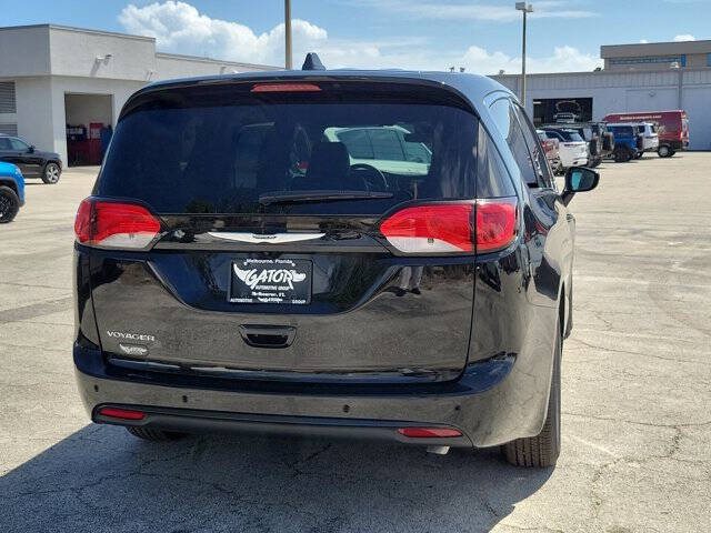 2026 Chrysler Voyager LX