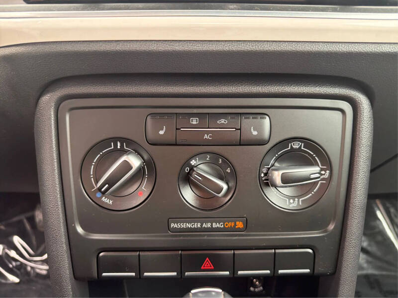 2012 Volkswagen Beetle