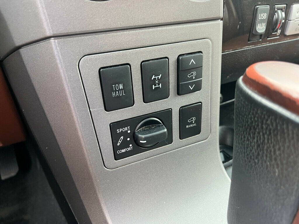 2013 Toyota Sequoia 16