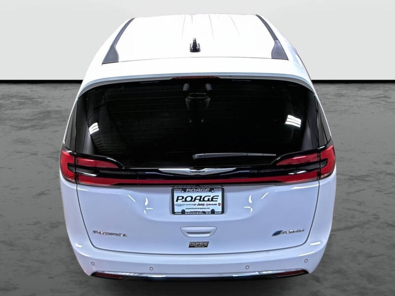 2024 Chrysler Pacifica Plug-In Hybrid