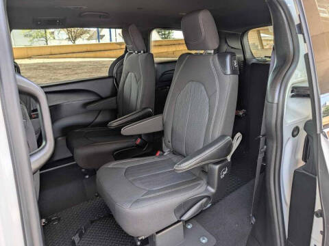 2024 Chrysler Pacifica Touring