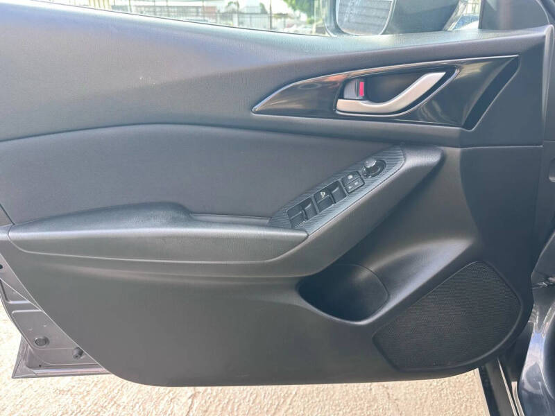 2015 Mazda MAZDA3 i Sport