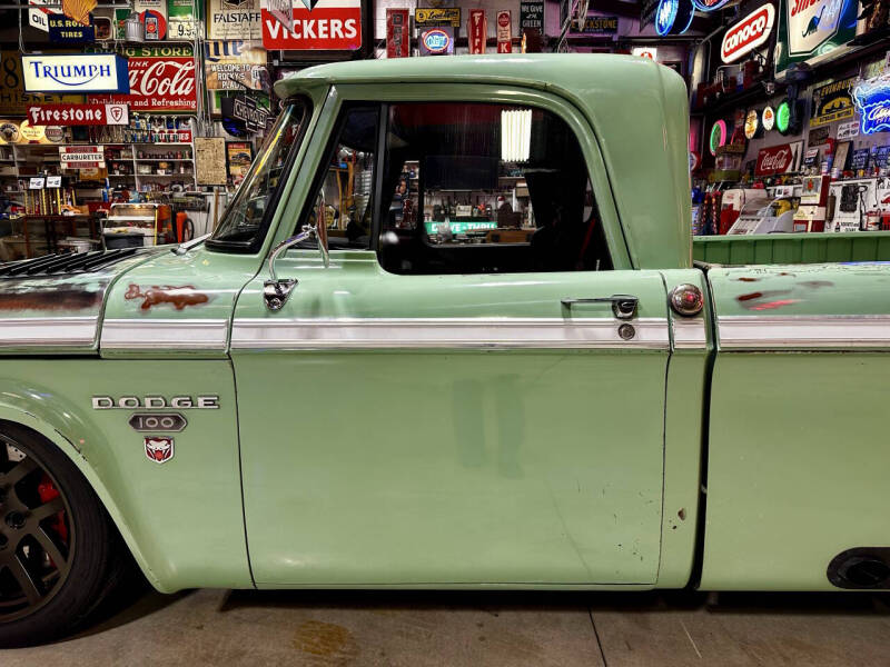 1967 Dodge D100 Pickup