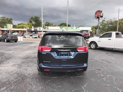 2017 Chrysler Pacifica Touring