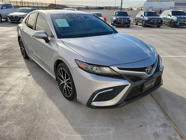 2022 Toyota Camry SE