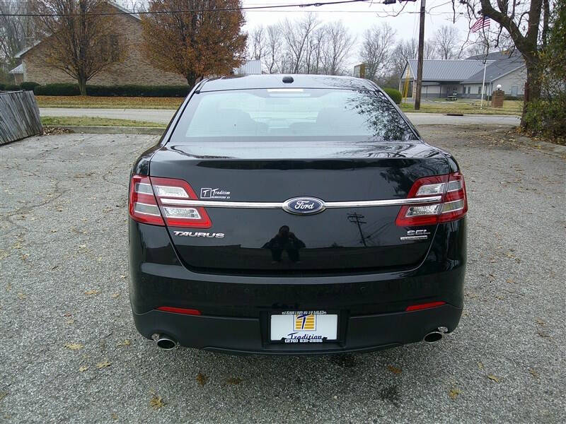 2018 Ford Taurus SEL