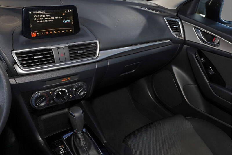 2017 Mazda MAZDA3 Sport