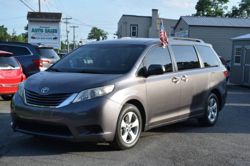 2017 Toyota Sienna LE 8-Passenger