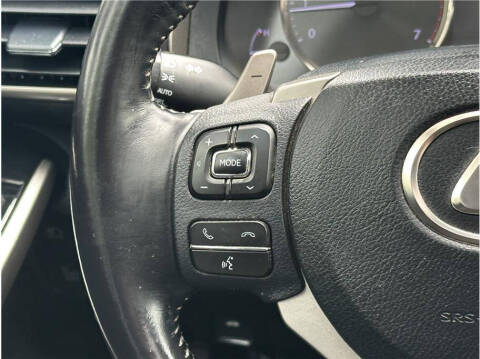 2017 Lexus IS 200t