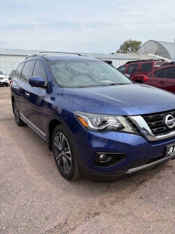 2017 Nissan Pathfinder Platinum