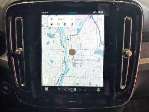 2025 Volvo XC40 B5 Plus Dark Theme